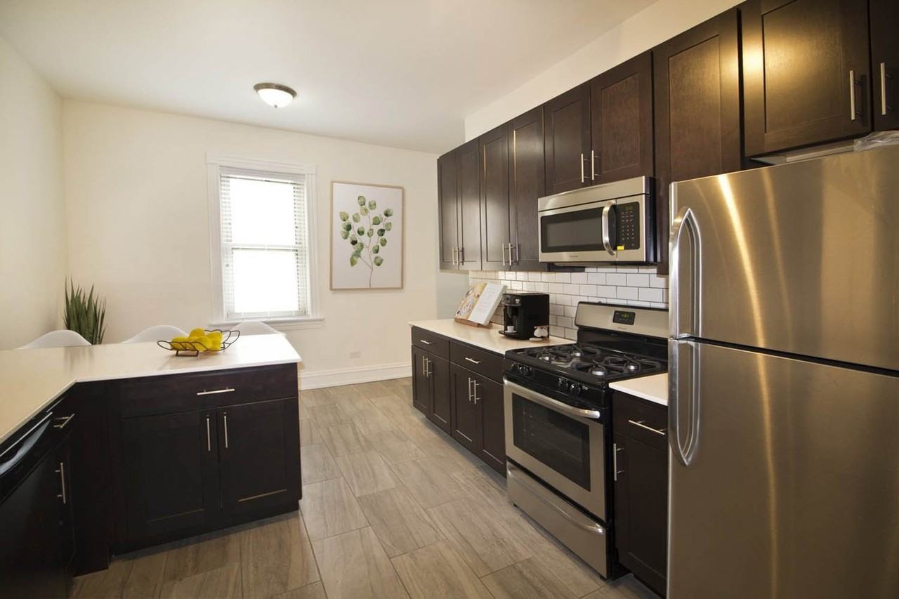 5533 S. Blackstone - Photo 2 of 37