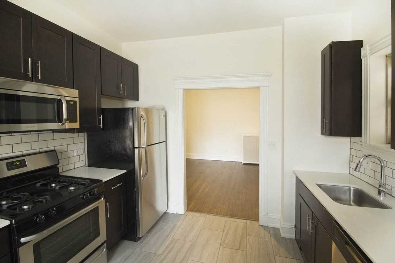5533 S. Blackstone - Photo 4 of 37