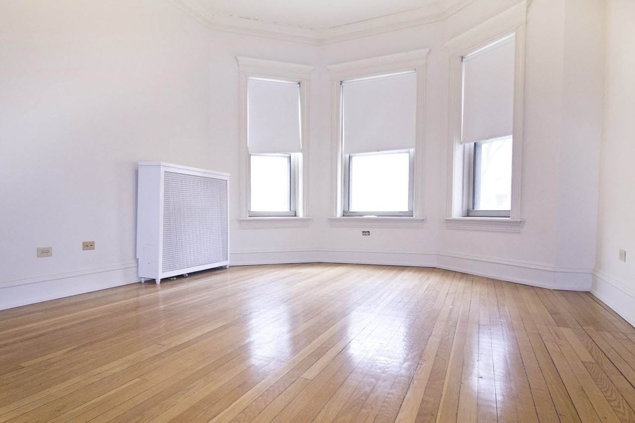5533 S. Blackstone - Photo 7 of 37