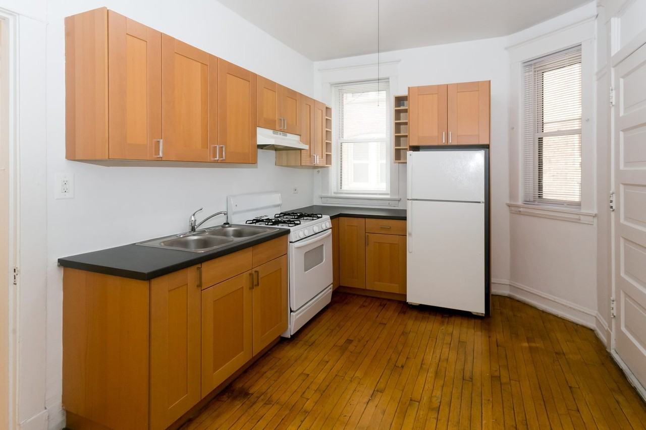 5700 S. Blackstone Avenue - Photo 3 of 26