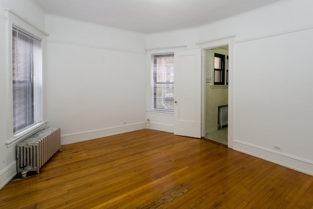 5700 S. Blackstone Avenue - Photo 5 of 26