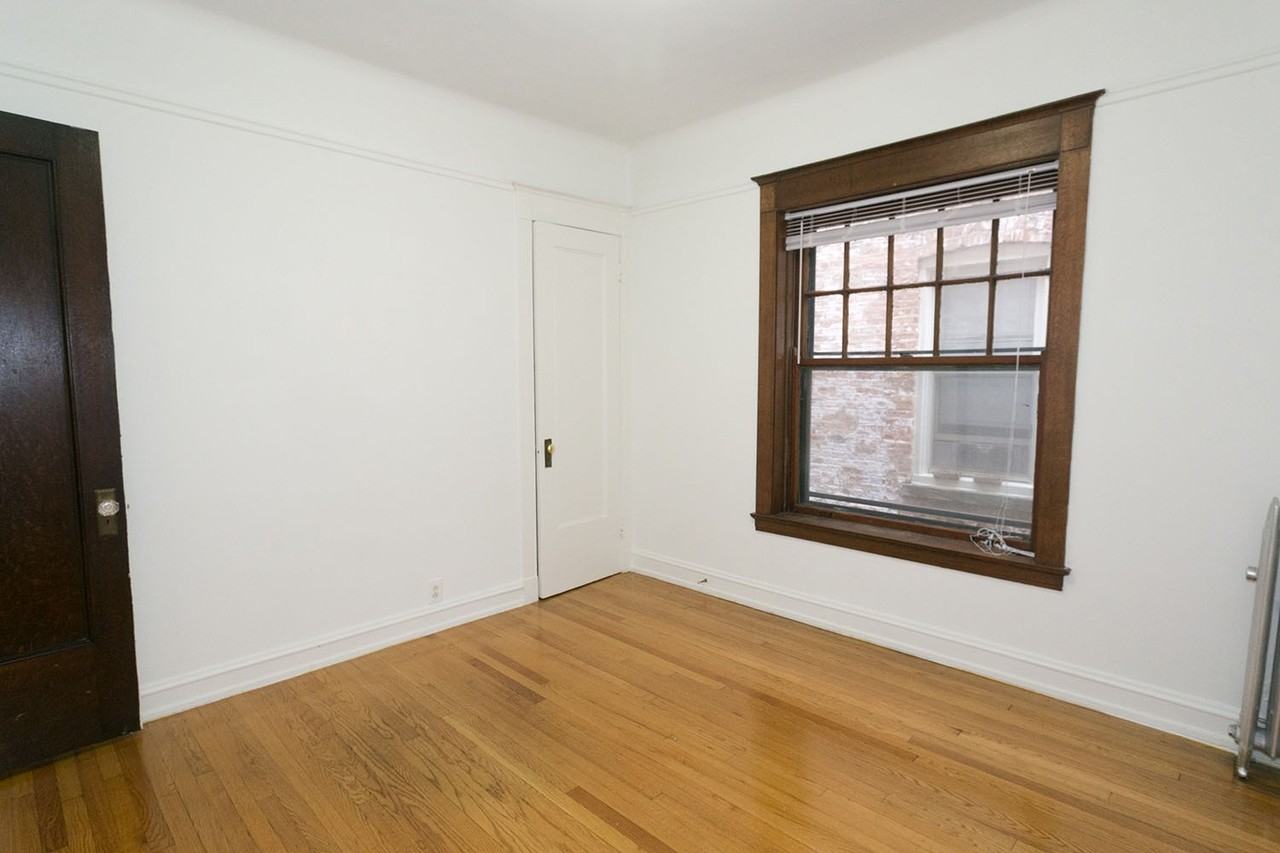 5700 S. Blackstone Avenue - Photo 6 of 13