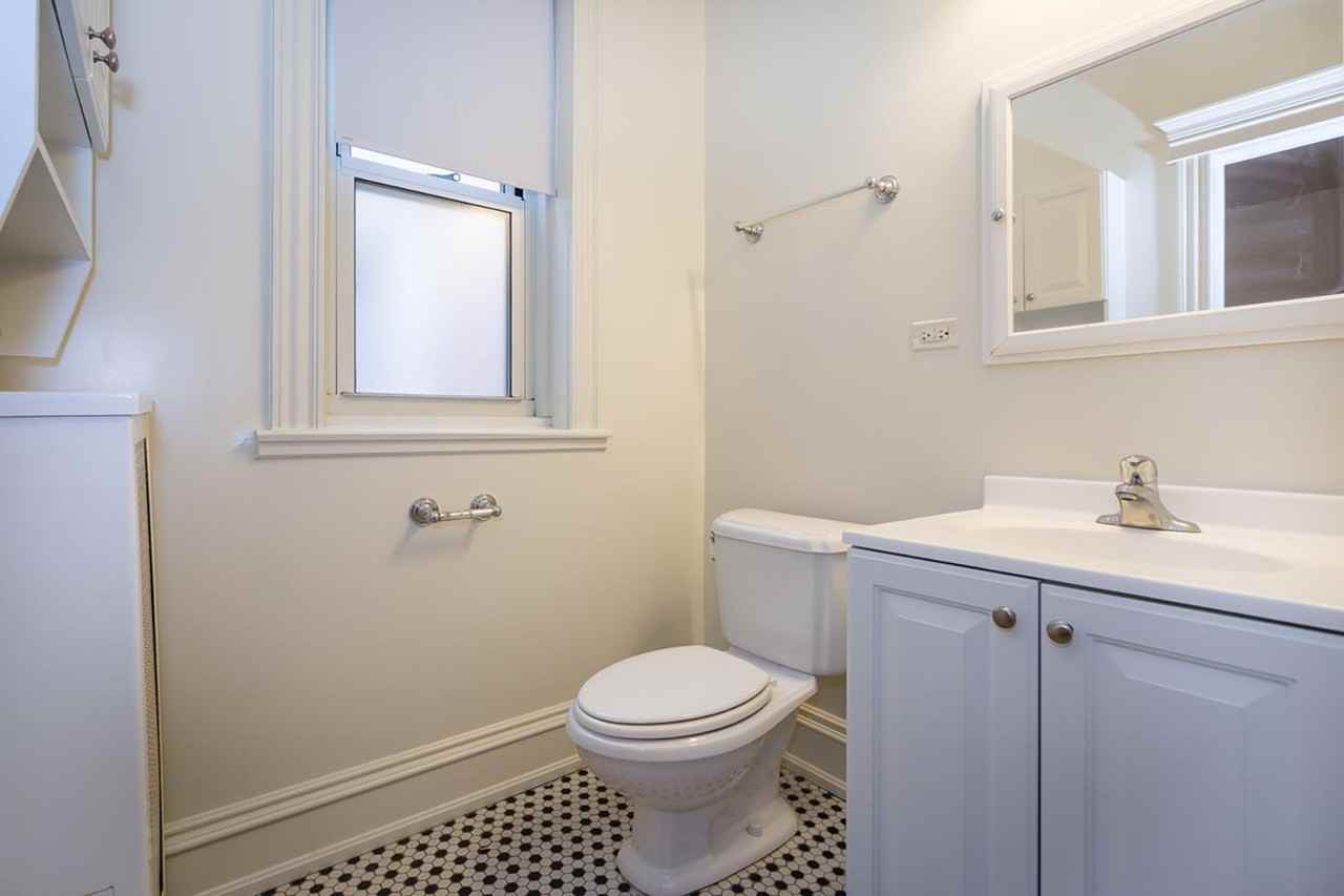 5706-10 S. Blackstone Ave - Photo 4 of 23