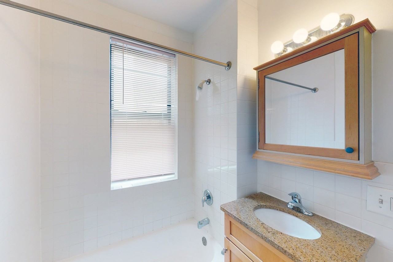 Kenwood Court - Photo 4 of 12