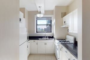 featured image of 1642 E 56th St