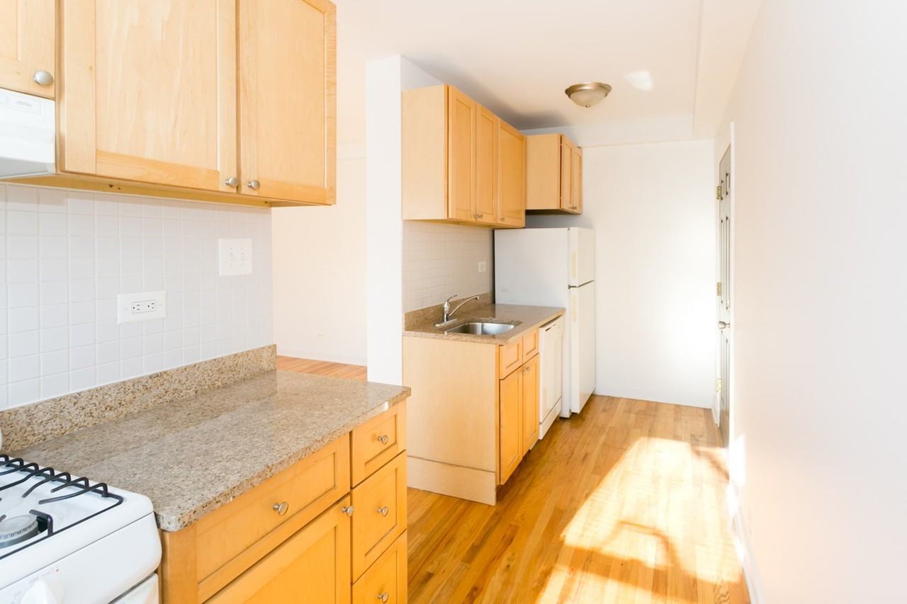 Woodlawn Terrace - Photo 2 of 12
