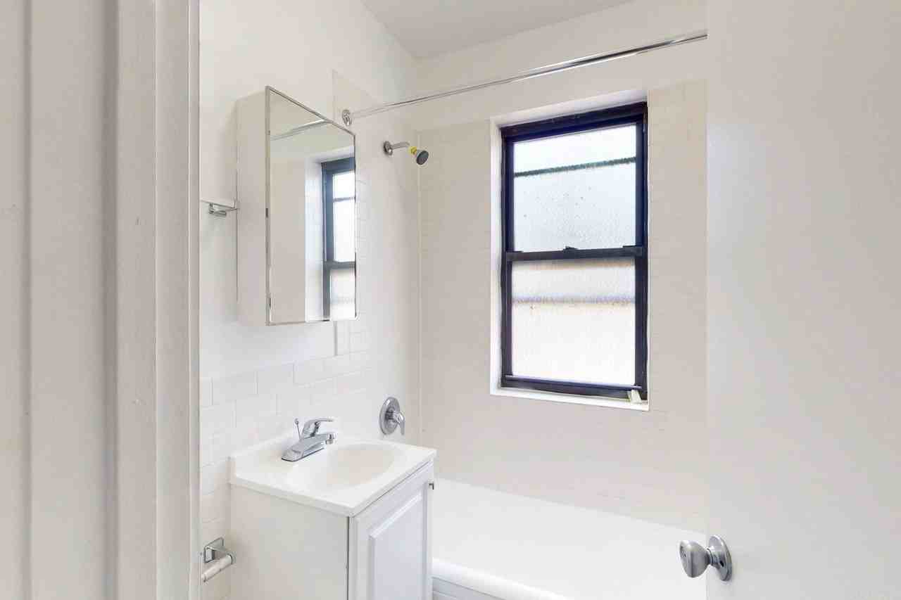 Woodlawn Terrace - Photo 4 of 12