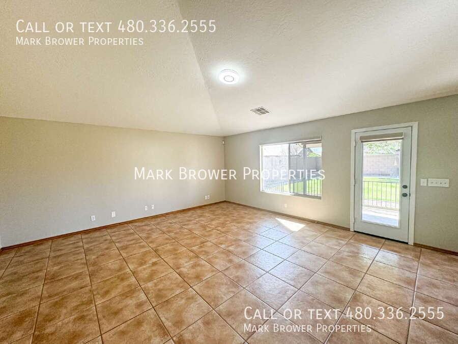 566 S Esmeralda - Photo 7 of 25