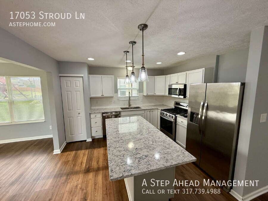 17053 Stroud Ln - Photo 5 of 41