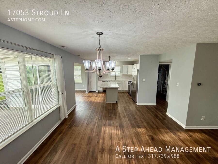 17053 Stroud Ln - Photo 6 of 41