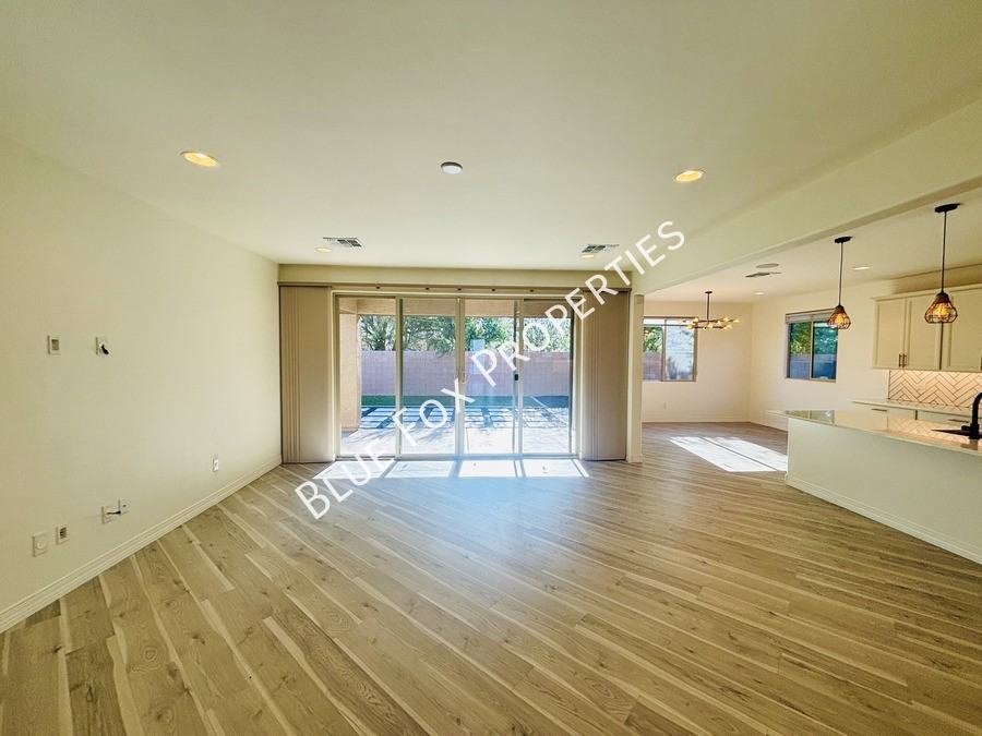 8038 N Purple Aster Pl - Photo 2 of 20