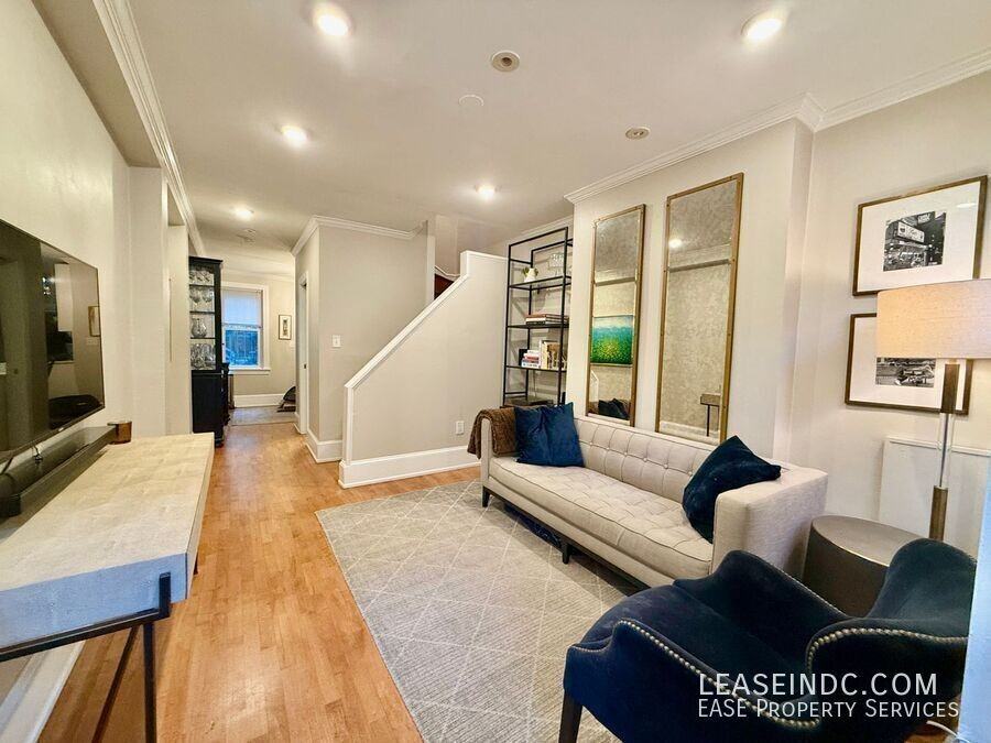 2323 17th St Nw - Photo 4 of 27