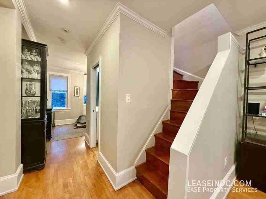 2323 17th St Nw - Photo 7 of 27