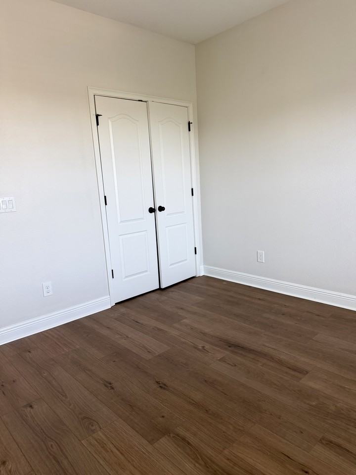 8039 Laureate Blvd #B - Photo 4 of 26