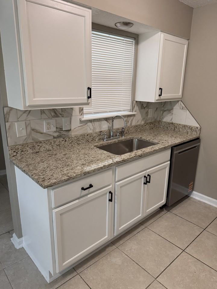 2881 Normandy Dr #1 - Photo 4 of 20