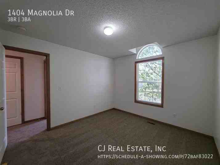 1404 Magnolia Dr - Photo 7 of 11