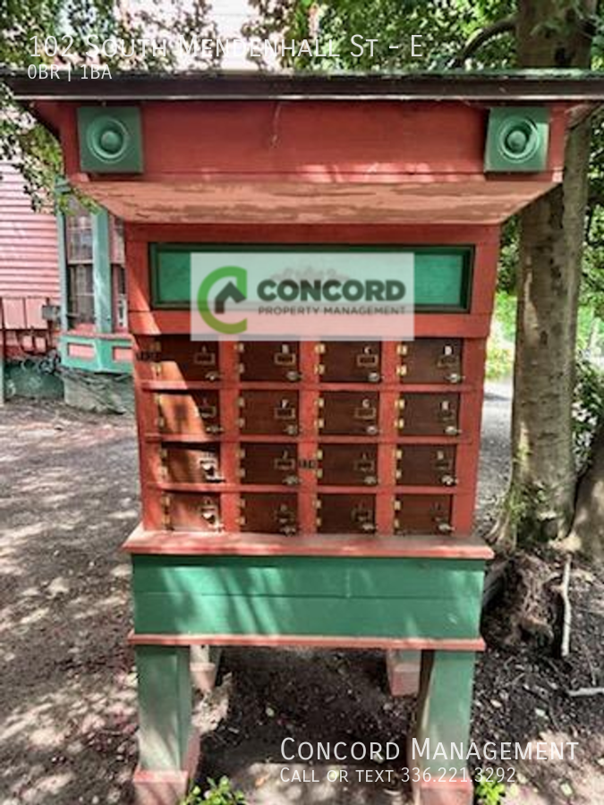 102 S Mendenhall St #E - Photo 3 of 9