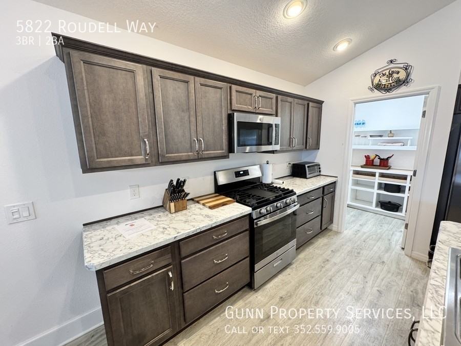 5822 Roudell Way - Photo 4 of 22