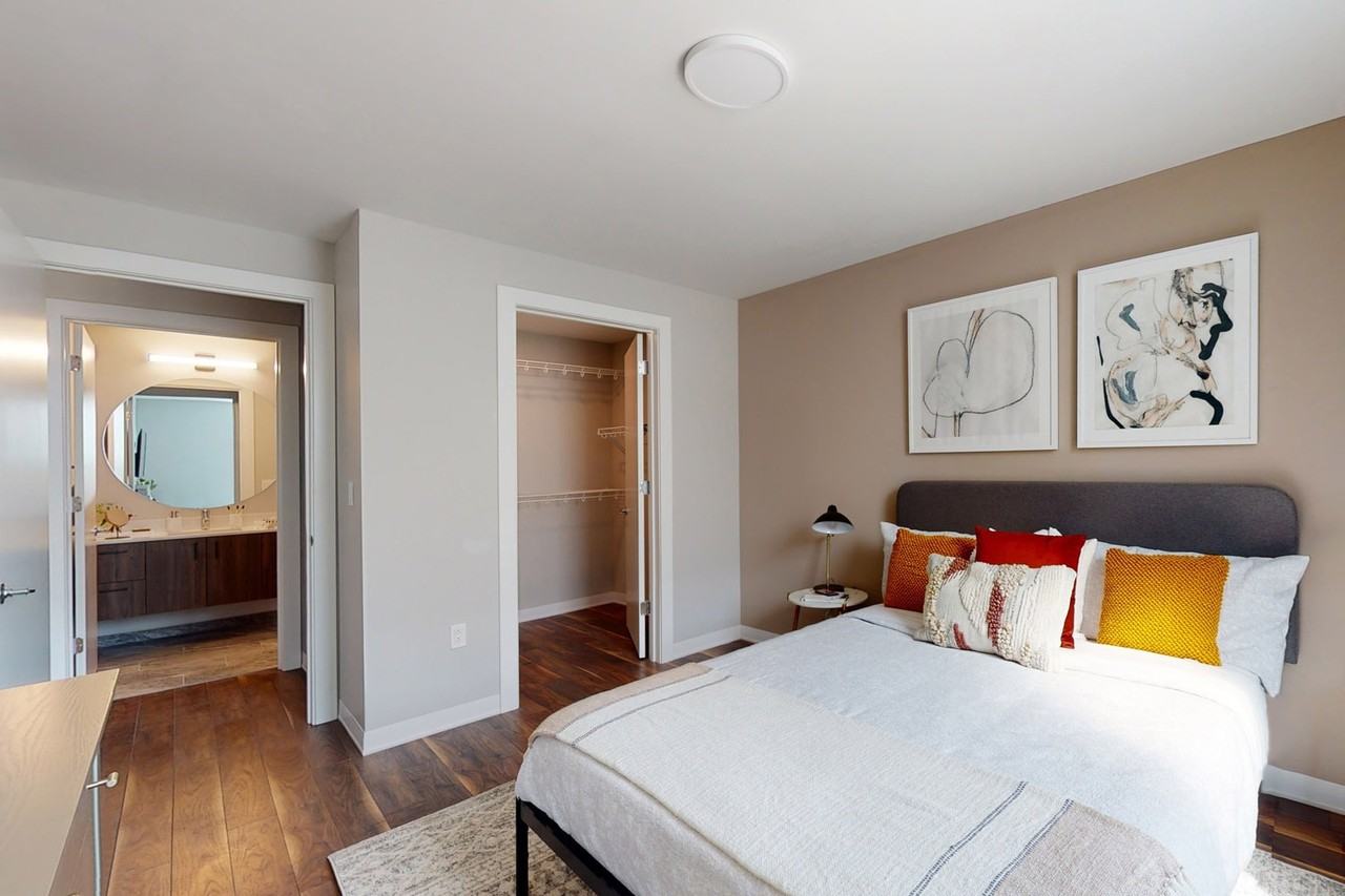 520 E Armour - Photo 3 of 49