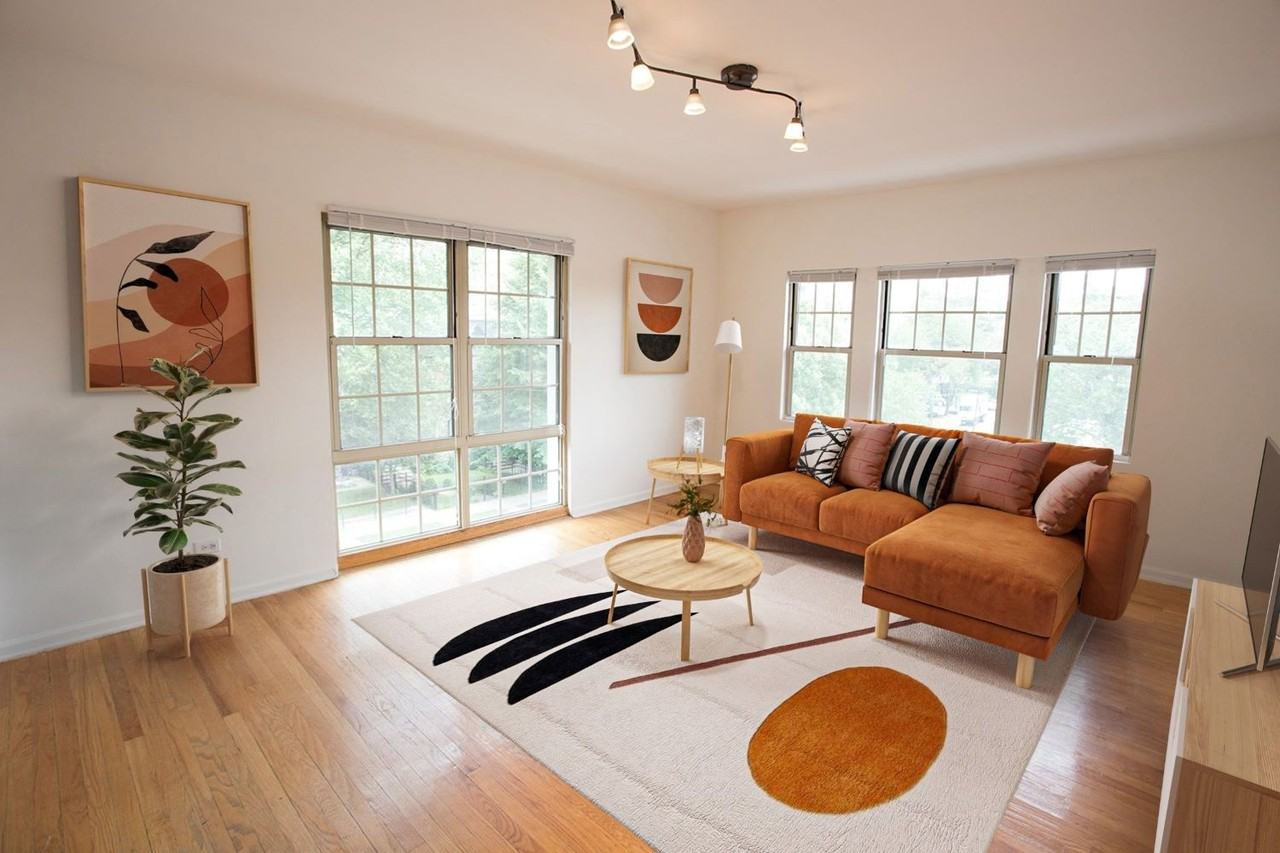5528 S. Cornell Avenue - Photo 3 of 9
