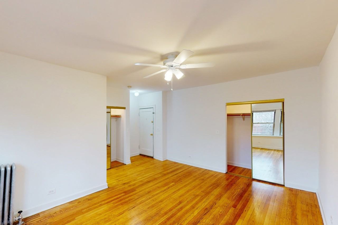 5528 S. Cornell Avenue - Photo 4 of 9
