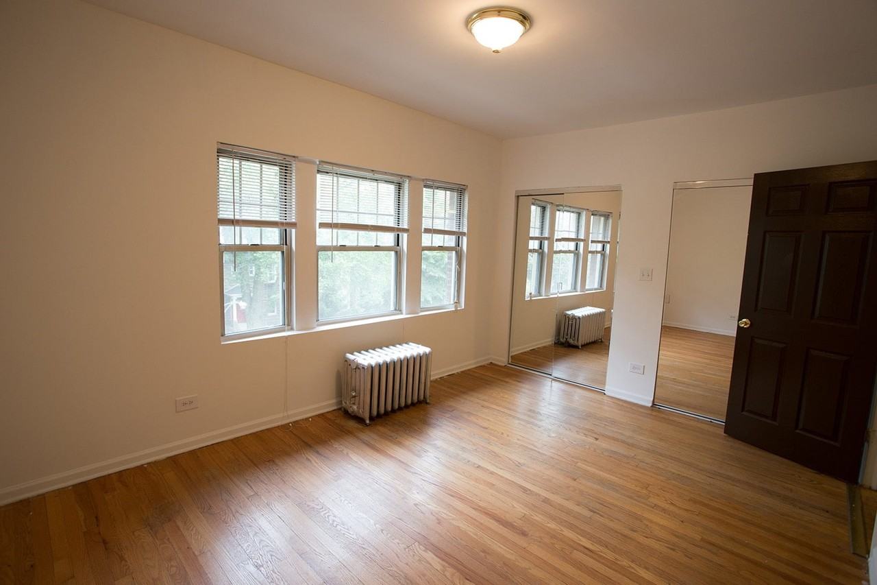 5528 S. Cornell Avenue - Photo 5 of 9