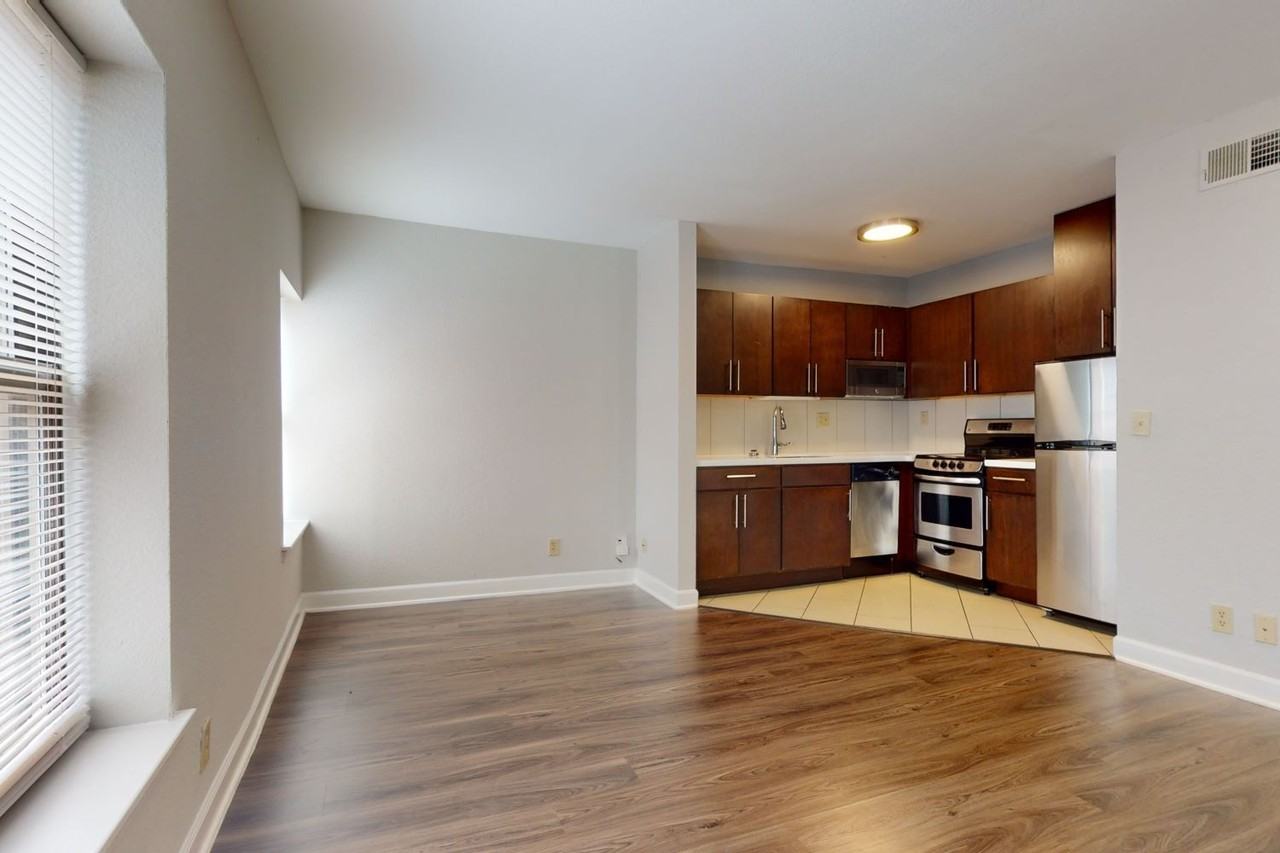 Kenwood - Photo 6 of 25