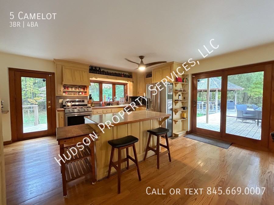 5 Camelot - Photo 2 of 17