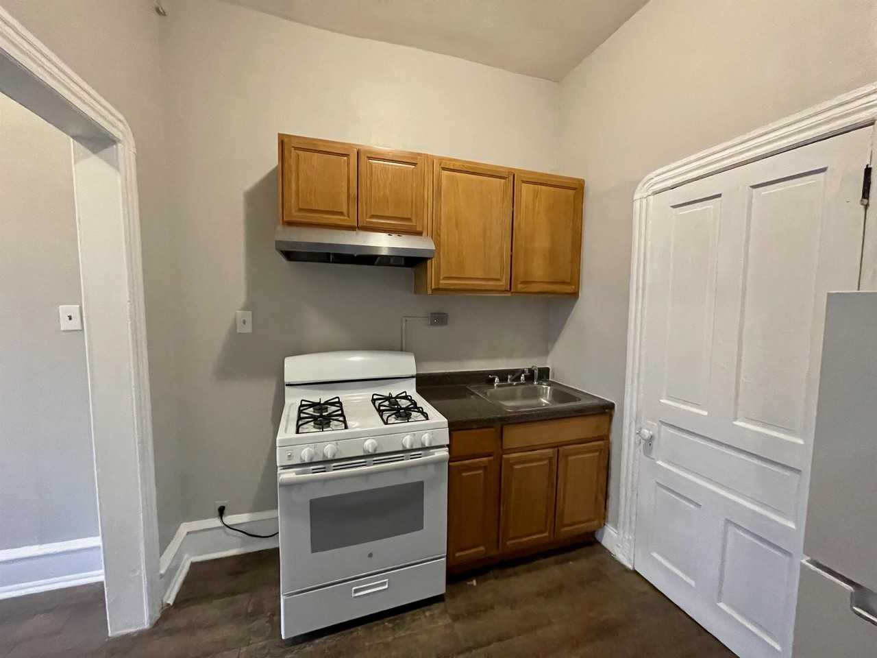 1234 W Allegheny Ave #1F - Photo 6 of 8