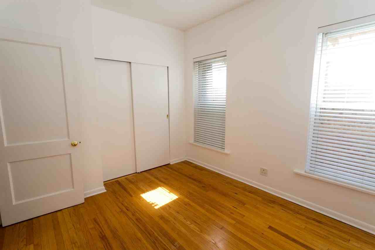 5532 S. Kimbark Avenue - Photo 3 of 21