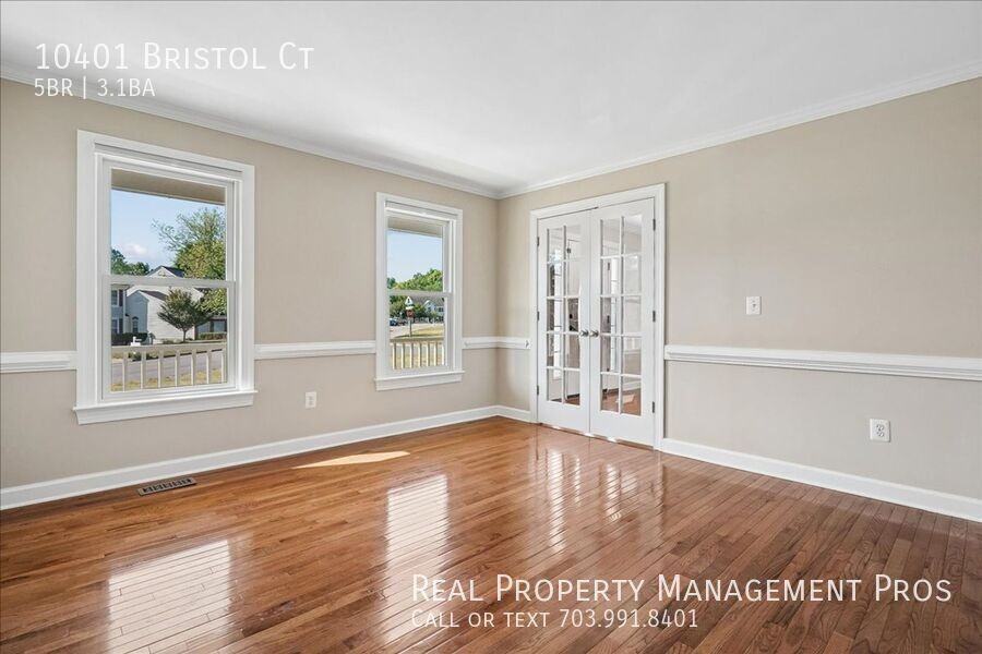 10401 Bristol Ct - Photo 6 of 50