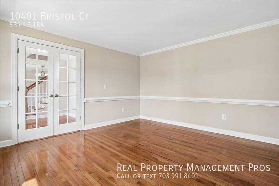 10401 Bristol Ct - Photo 7 of 50
