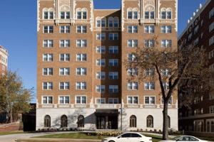 featured image of 300 E Armour Blvd
