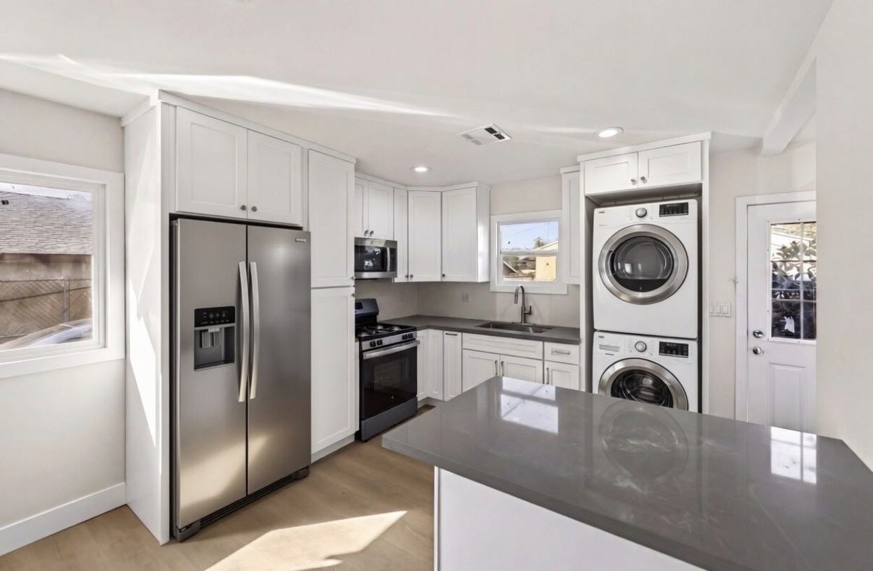 820 Aragon Ave #NA - Photo 2 of 10