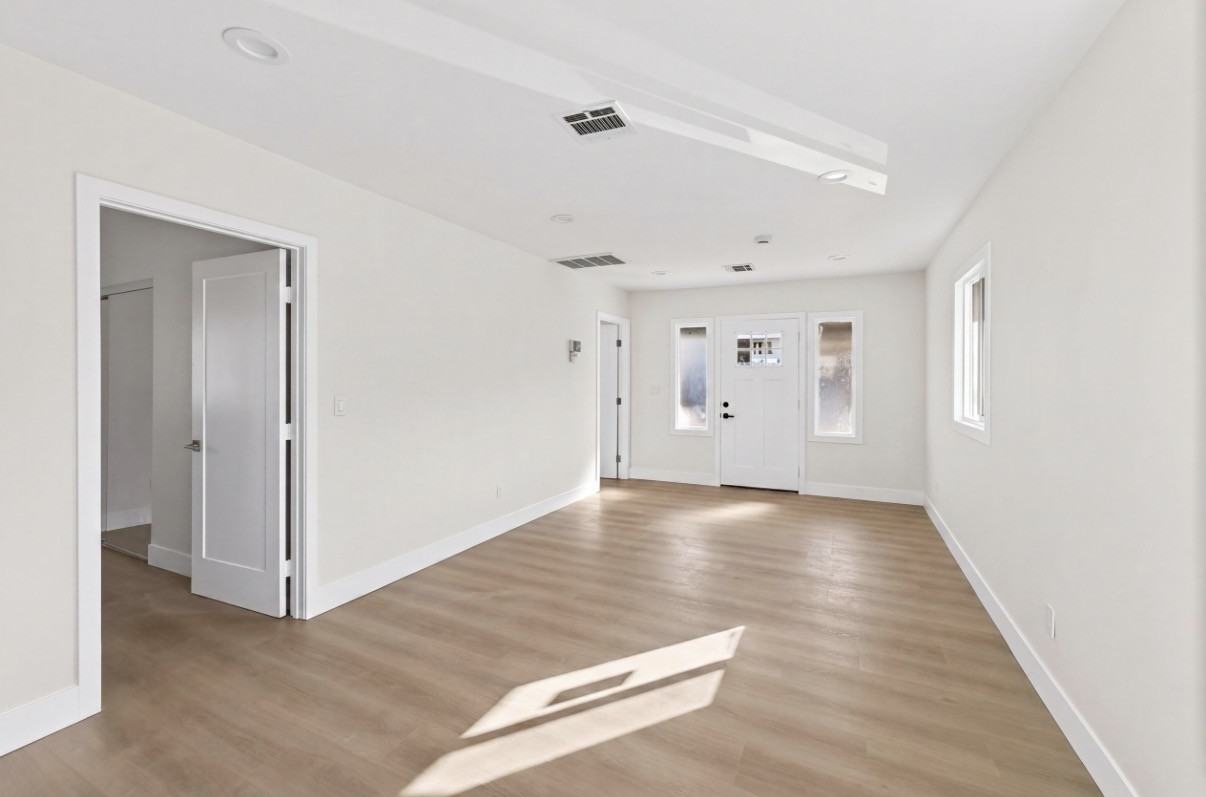 820 Aragon Ave #NA - Photo 5 of 10