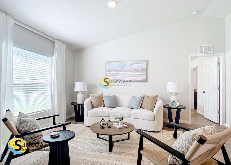 1098 Bristol St - Photo 3 of 15