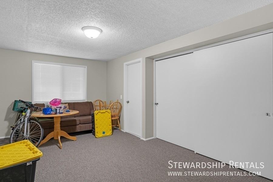 528 Tyler St #4 - Photo 3 of 10