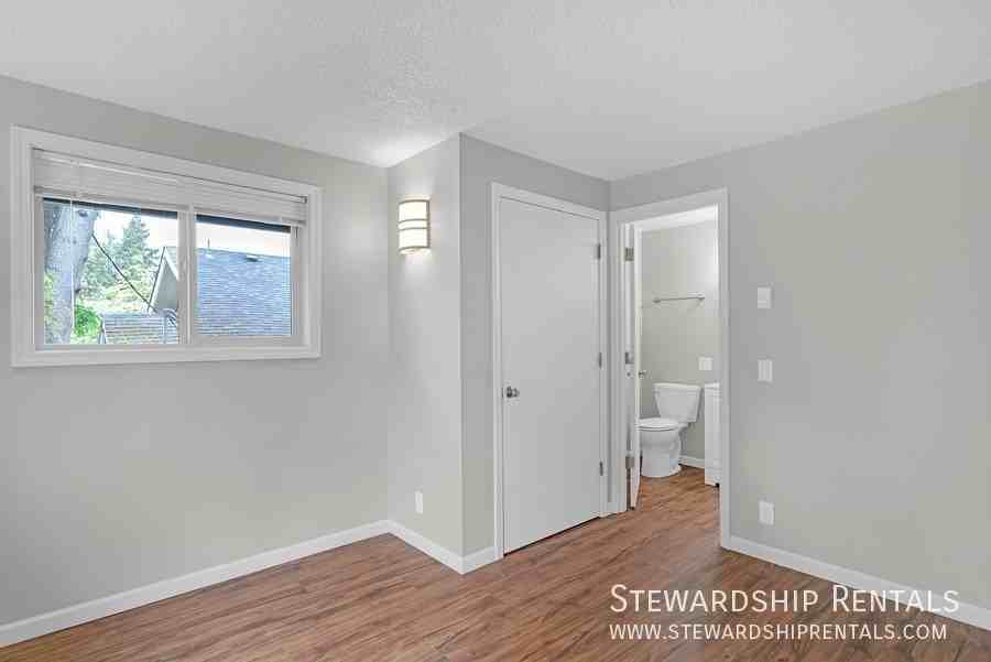 528 Tyler St #4 - Photo 7 of 10