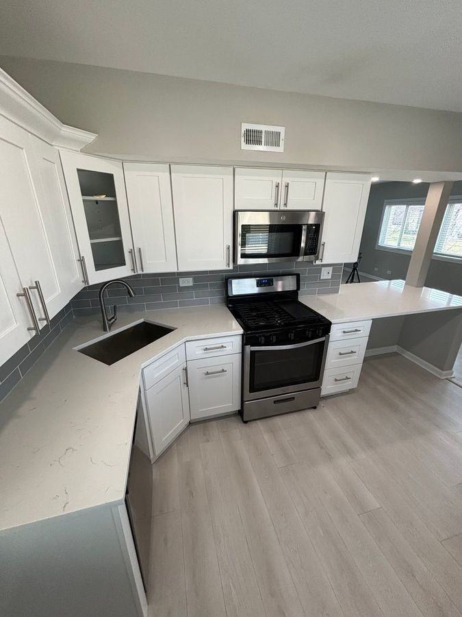 641 W Park Ave #D - Photo 5 of 11