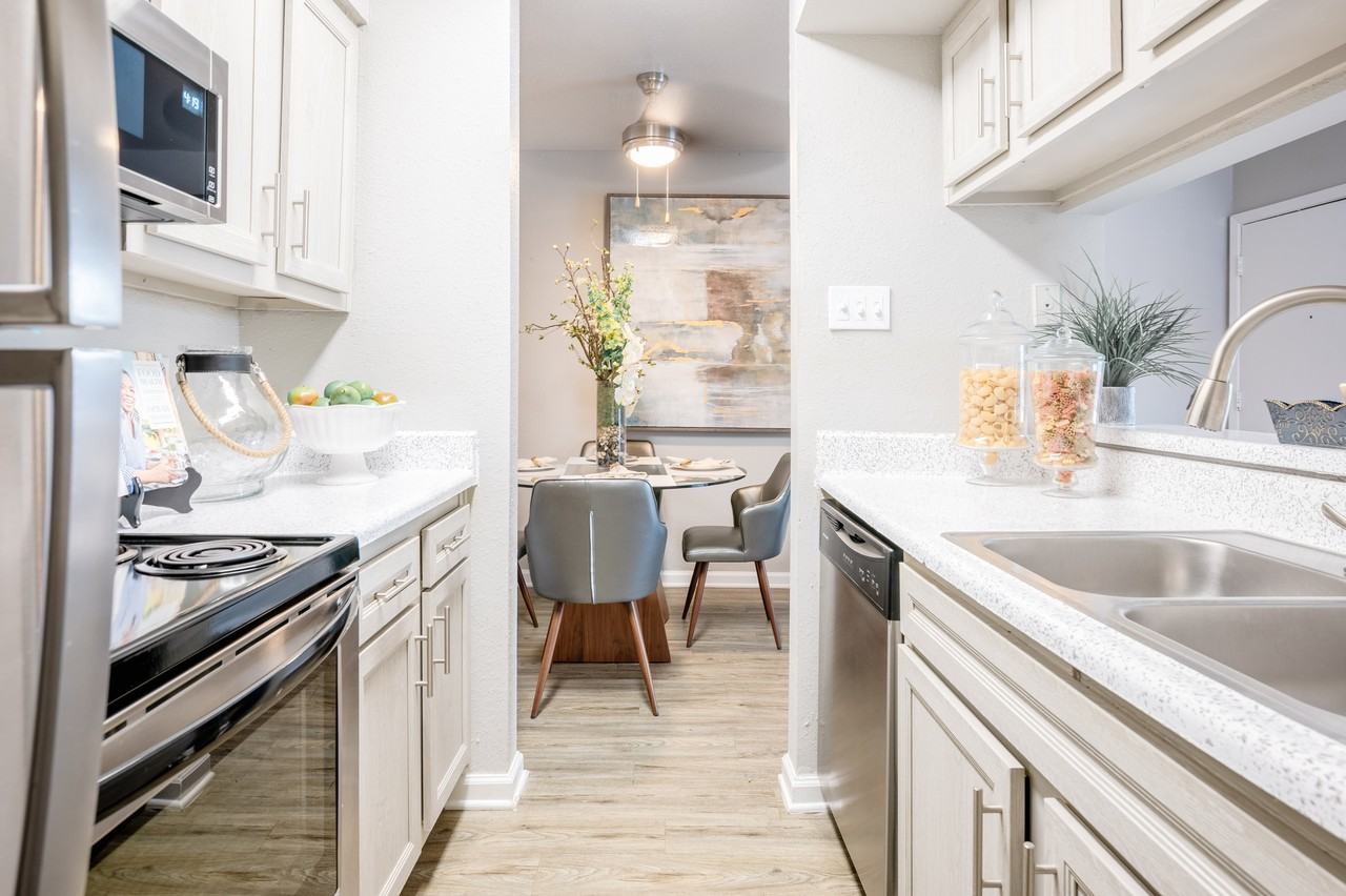 University Green - Photo 2 of 41