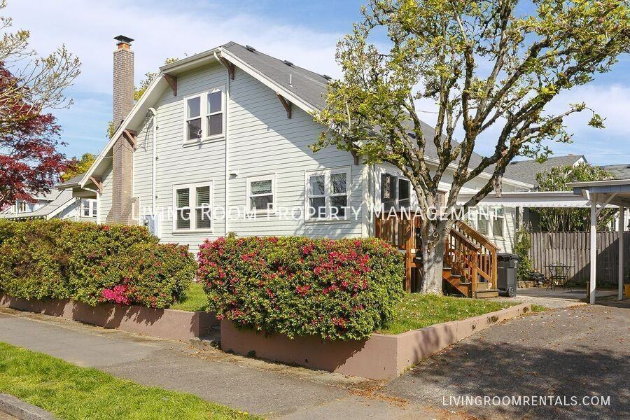 4124 Se 11th Ave #B - Photo 2 of 11