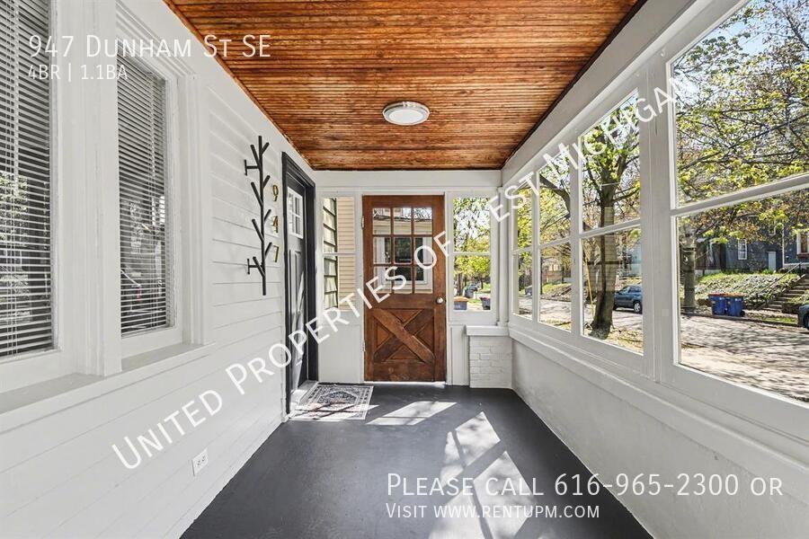 947 Dunham St Se - Photo 4 of 20