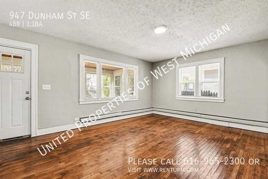 947 Dunham St Se - Photo 5 of 20