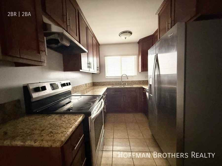 17348 Burbank Blvd #6 - Photo 2 of 7