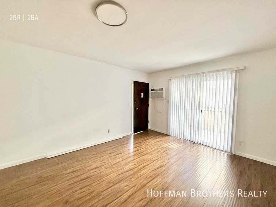 17348 Burbank Blvd #6 - Photo 3 of 7