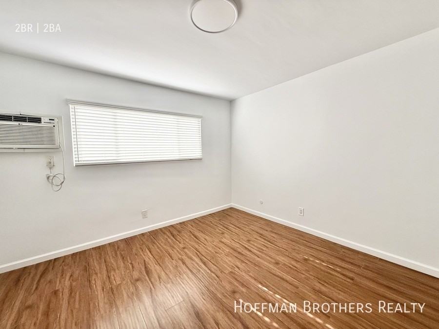 17348 Burbank Blvd #6 - Photo 4 of 7