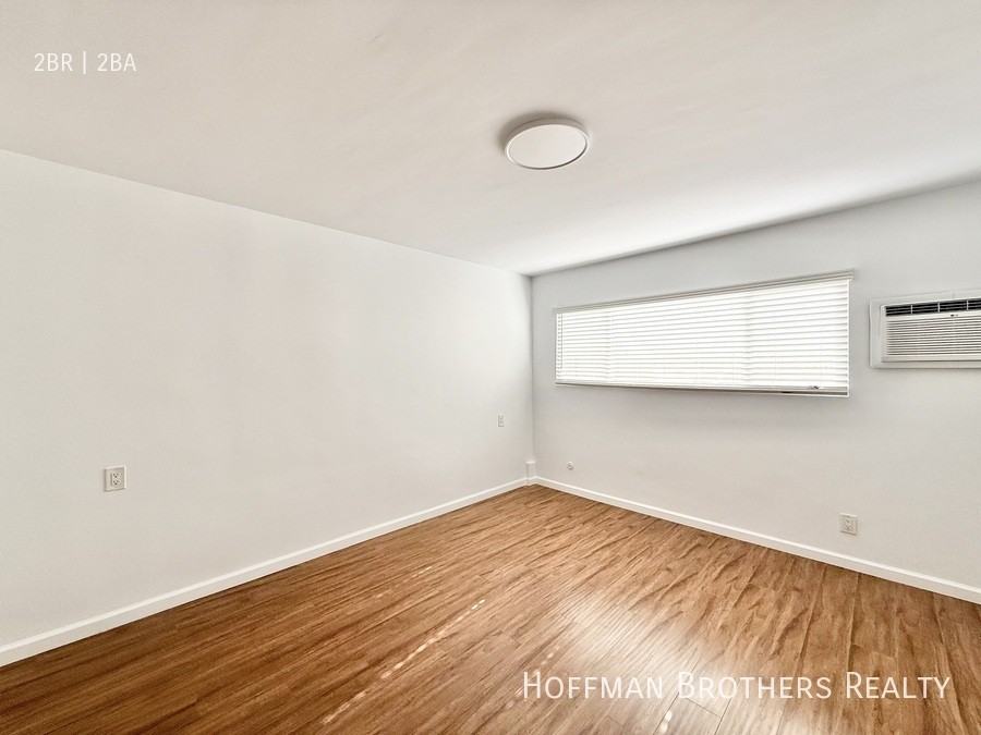 17348 Burbank Blvd #6 - Photo 5 of 7