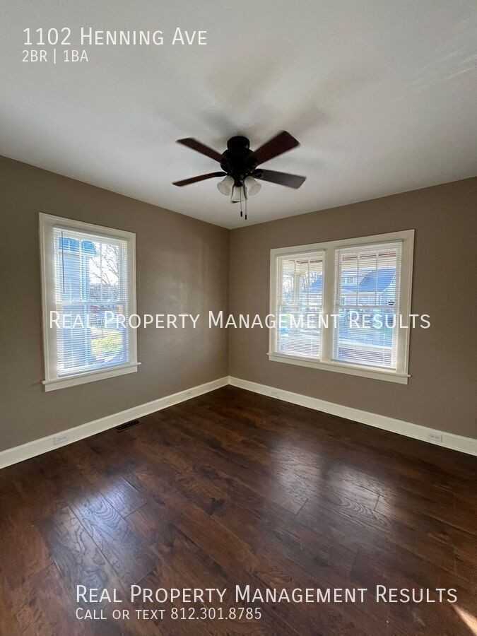 1102 Henning Ave - Photo 4 of 12