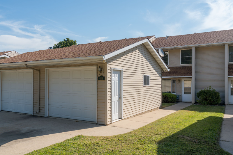 619 Burton Ln - Photo 2 of 25