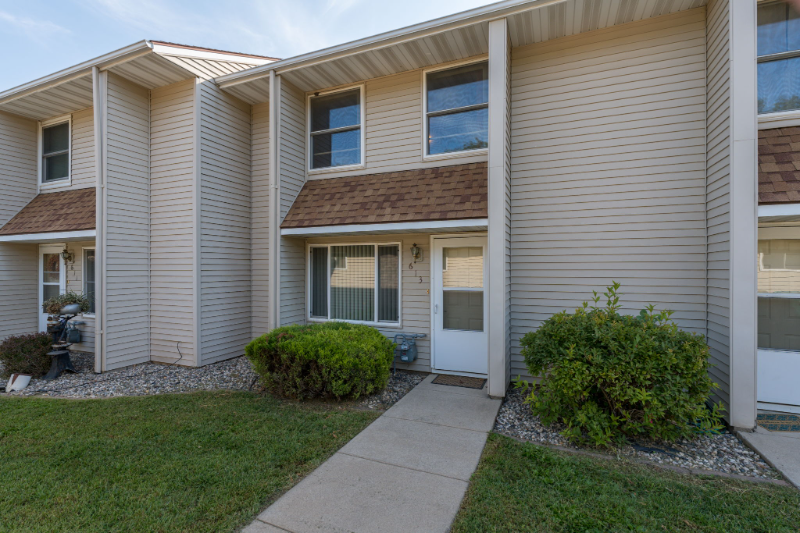 619 Burton Ln - Photo 4 of 25